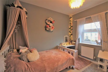 3 bedroom terraced house to rent - Photo 3