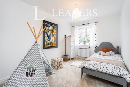 4 bedroom semi-detached to rent Acorn Gardens, Bell Lane - Photo 4