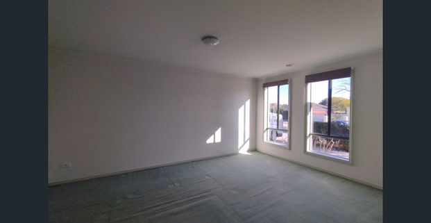 Great location, Great space with Drive through access!! - Photo 1