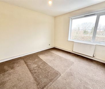 Crispins, 199 Thorpe Hall Avenue, Thorpe Bay, Southend On Sea, SS1 3BT - Photo 5