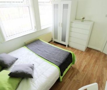 Ravenscliffe Avenue Room 4 - Photo 4