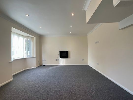 2 bedroom End Terraced House to let - Photo 1