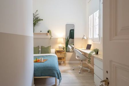 Carrer de Pons i Gallarza, Barcelona, Catalonia 08030 - Photo 3