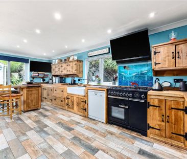 4 bedroom semi-detached house to rent - Photo 5