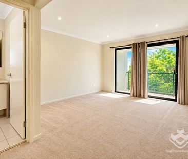 4 BEDROOM TOWNHOUSE IN THE HEART OF CARINDALE - Photo 6