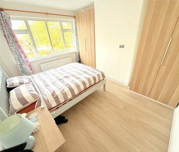 4 bedroom semi-detached house to rent - Photo 3
