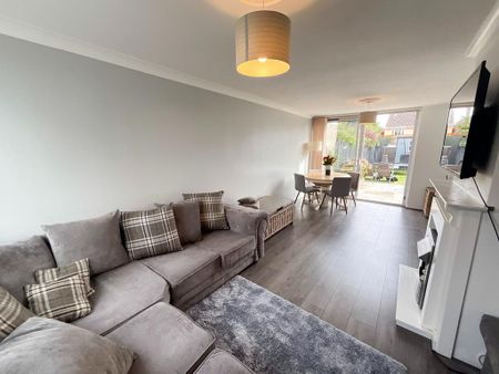 3 bedroom semi-detached house to rent - Photo 3