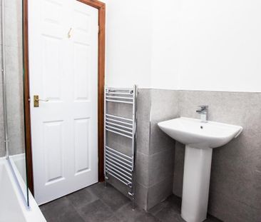 2 bedroom terraced house to rent - Photo 3