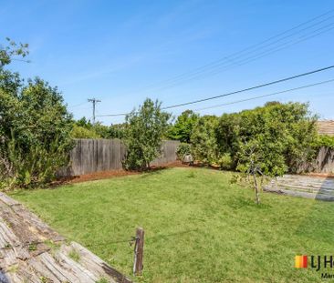 12 Warramoo Crescent, Narrabundah ACT, Belconnen - Photo 6