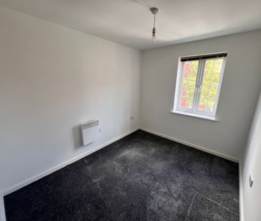 Churchbeck Chase, Radcliffe - Photo 4