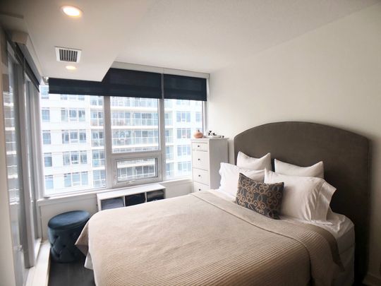 For Lease - 19 Bathurst Street Unit# 910, Toronto, Ontario - Photo 1