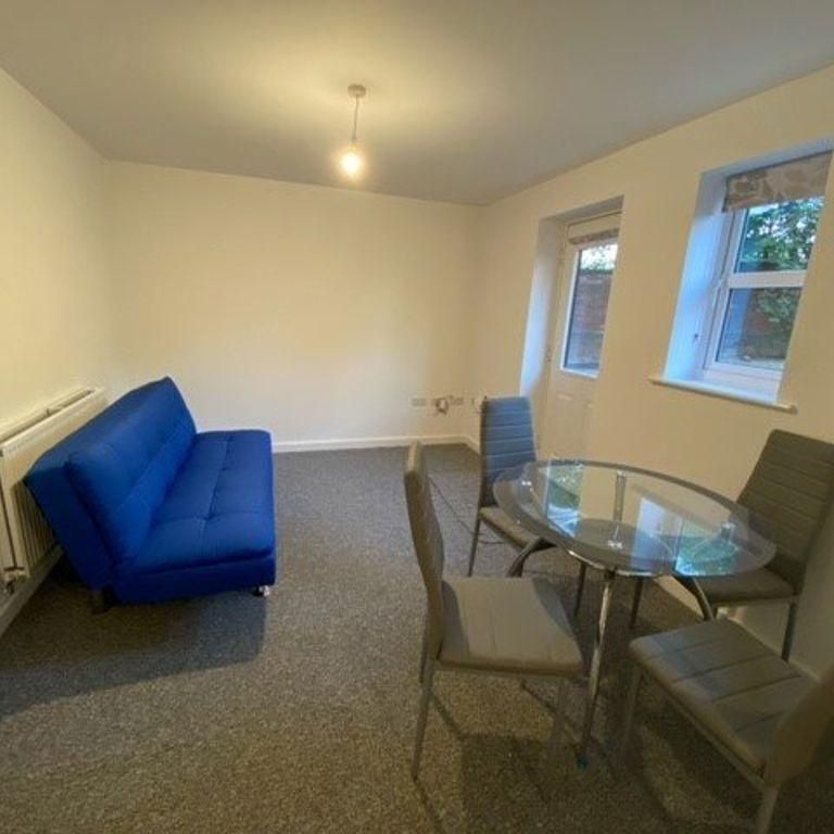 2 bedroom house to rent - Photo 1