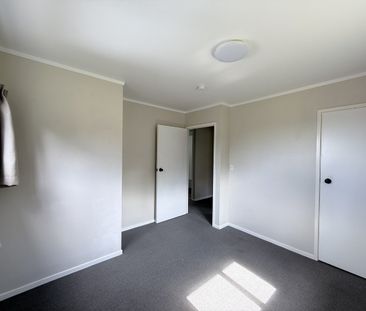 COMFORTABLE FAMILY HOME IN A GREAT LOCATION - Photo 6