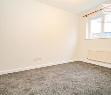 3 bedroom link detached house to rent - Photo 3