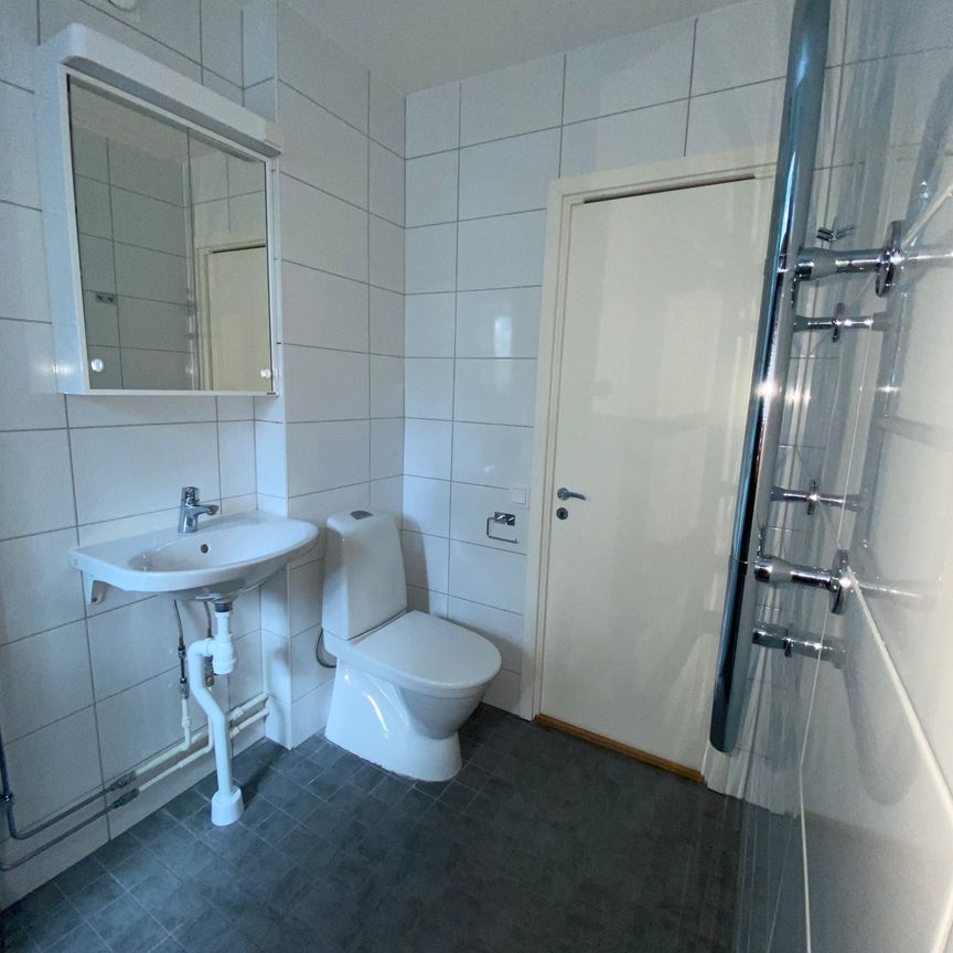 Torparegatan, Trollhättan - Foto 1