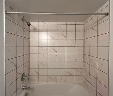 For Lease - 1010 Sandy Beach Road Unit# 1006, Pickering, Ontario - Photo 6