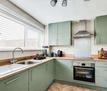 Stanmore Crescent, Carterton, OX18 - Photo 3