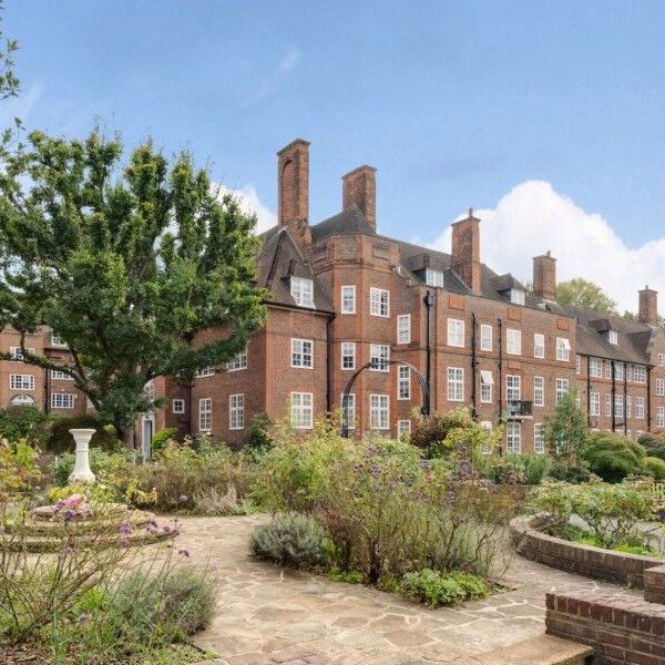 3 Bedroom Apartment To Let - Photo 1