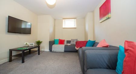 22 Manor Terrace, Headingley, Leeds, LS6 1BU - Photo 2