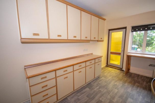 3 bedroom end of terrace house to rent - Photo 1