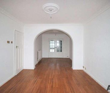 The Drive, Collier Row, RM5 - Photo 1