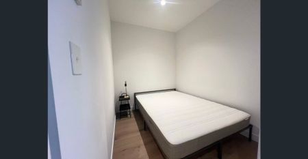 1 Bedroom 1 Study apartment - West Side Place - Photo 3