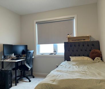 For Lease - 919 Athenry Court, Barrhaven, Ontario - Photo 4