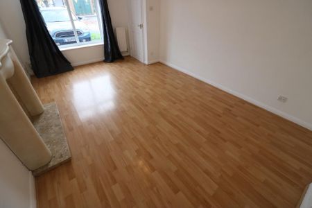 3 bedroom end of terrace house to rent - Photo 4