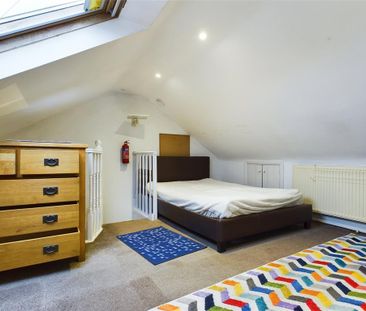 4 bedroom terraced house to rent - Photo 4