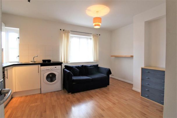 1 bedroom Flat To Let - Photo 1