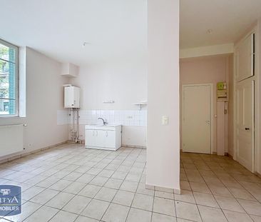 Location Appartement 3 pièces 69m² LYON 3ème - Photo 2
