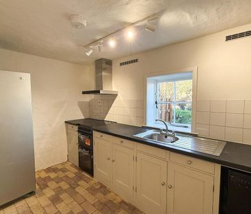 3 bedroom detached house to rent - Photo 3