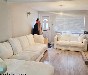 London Road - Photo 1