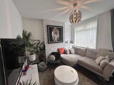 2 bedroom terraced house to rent - Photo 2