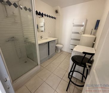 Location Appartement 2 pièces 41m² LE BEAUSSET 83330 - Photo 4