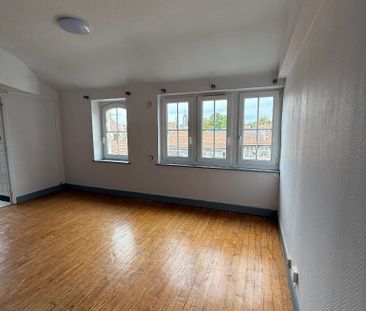 Location Appartement 2 pièces 68m² - Photo 2