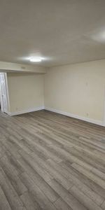 2 bedroom basement - Photo 4