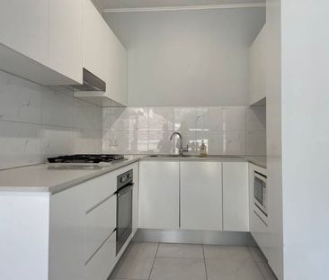 RECENTLY RENOVATED TWO BEDROOM - Photo 3