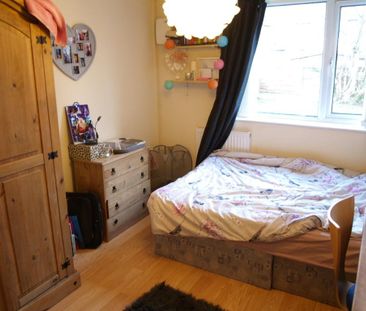 5 bedroom semi-detached house to rent - Photo 6