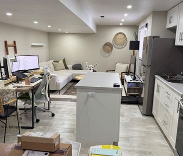 For Lease - 661 Mcgregor Farm Lower Trail, Newmarket, Ontario - Photo 2