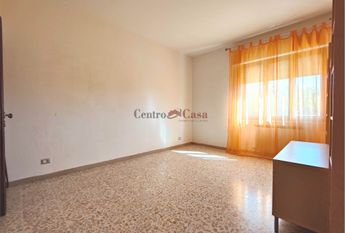 Appartamento con 2 camere, arredato.