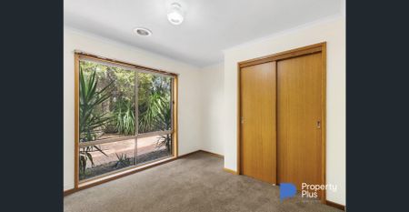 "Large and in charge" - Photo 5