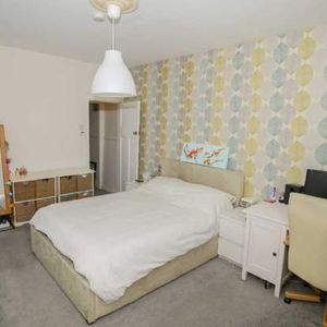 3 bedroom property to rent in Bolton - Photo 3