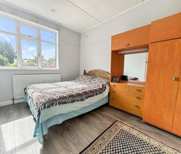 3 bedroom detached bungalow to rent - Photo 2