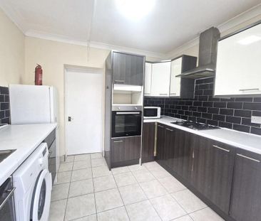 3 bedroom end of terrace house to rent - Photo 4