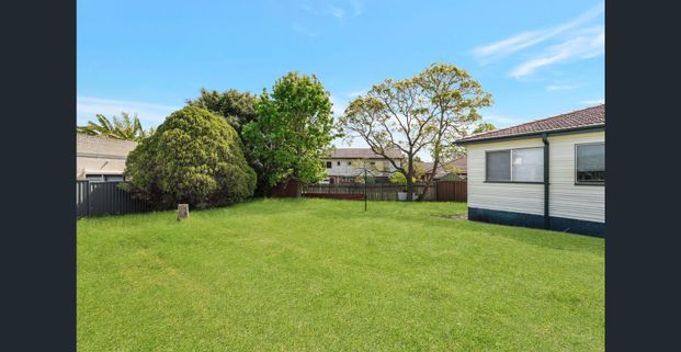 Comfort, Convenience & Space in a Prime Glenfield Location - Photo 1