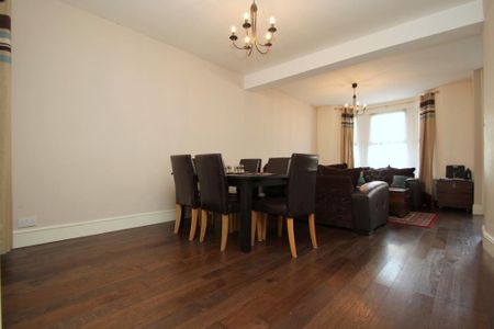 4 bedroom terraced house to rent - Photo 4