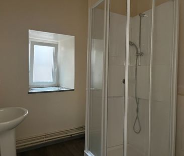Location Appartement 3 pièces 65m² COURPIERE 63120 - Photo 3