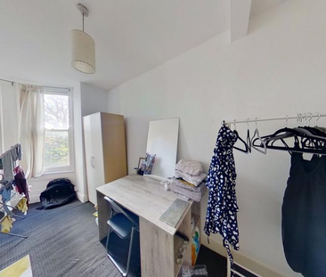 4 bedroom ground floor flat to rent - Photo 2 | Rentumo