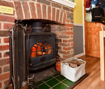 2 bedroom cottage to rent - Photo 2